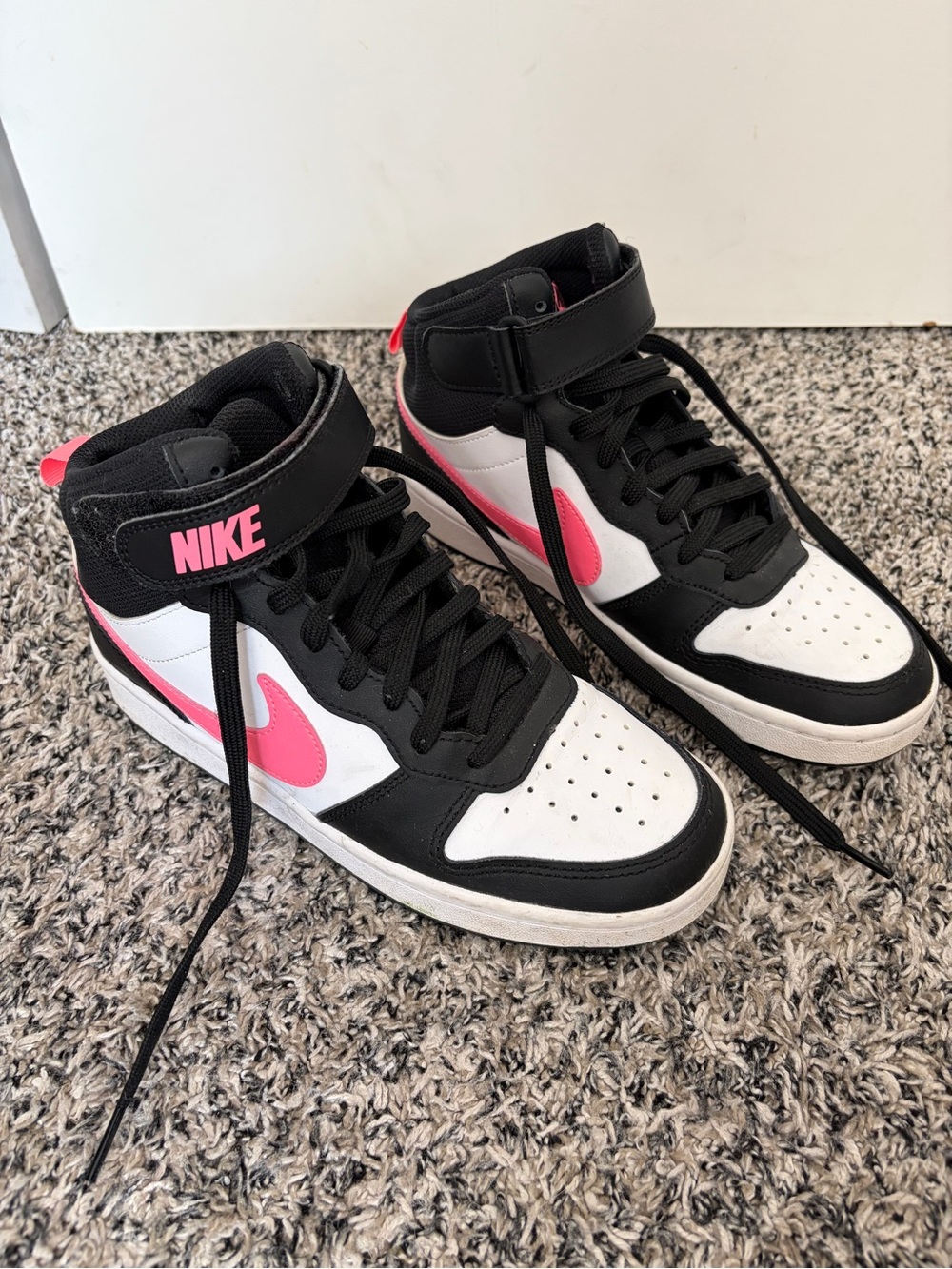 Nike Court Borough Sneakers